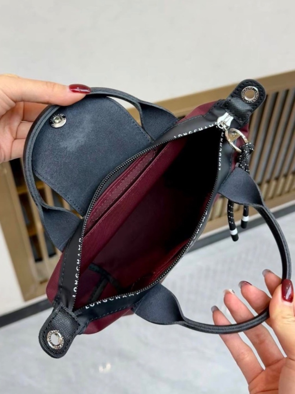 NWT Energy XS Longchamp - Picture 3 of 4